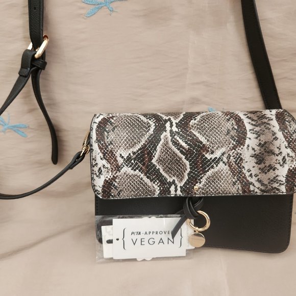 GUSSACI Collection Vegan Leather Shoulder bag New with Tags Piton/Black - Picture 4 of 10